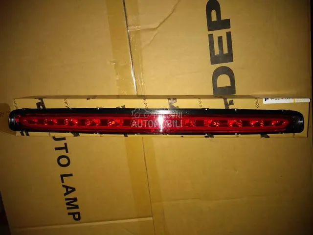 Trece Stop Svetlo,Stop Lampa za Mercedes Benz E 220 od 2002. do 2009. god.