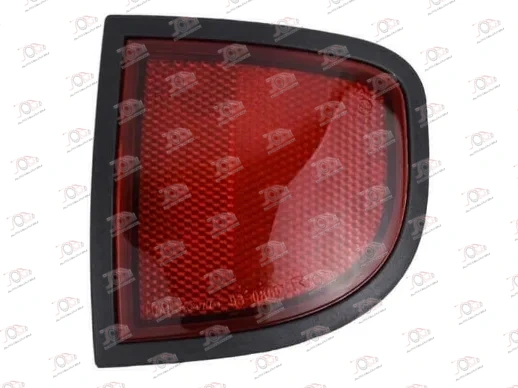 Katadiopter u Zadnjem Braniku Mitsubishi L200 2006-2010 - DESNO — Mitsubishi L200
