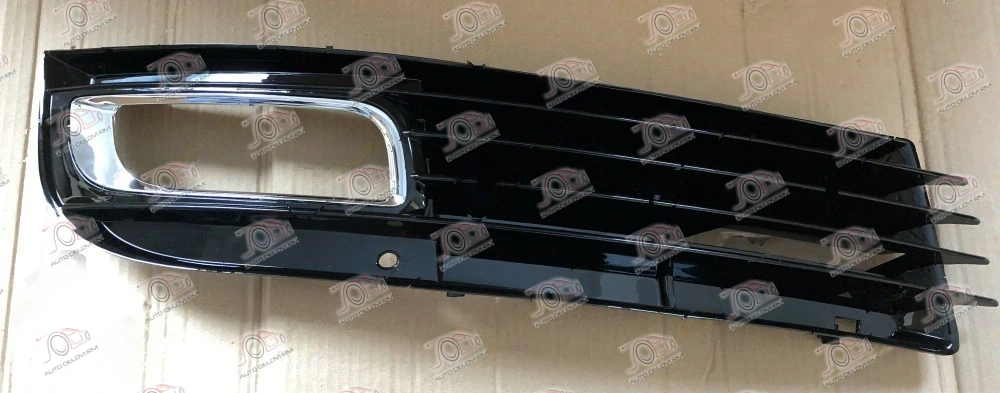 Rešetka Prednjeg Branika (sa Maglenkom) (Hrom Okvir) 07- Audi A8 2002-2009 - DESNO — Audi A8 (D3)