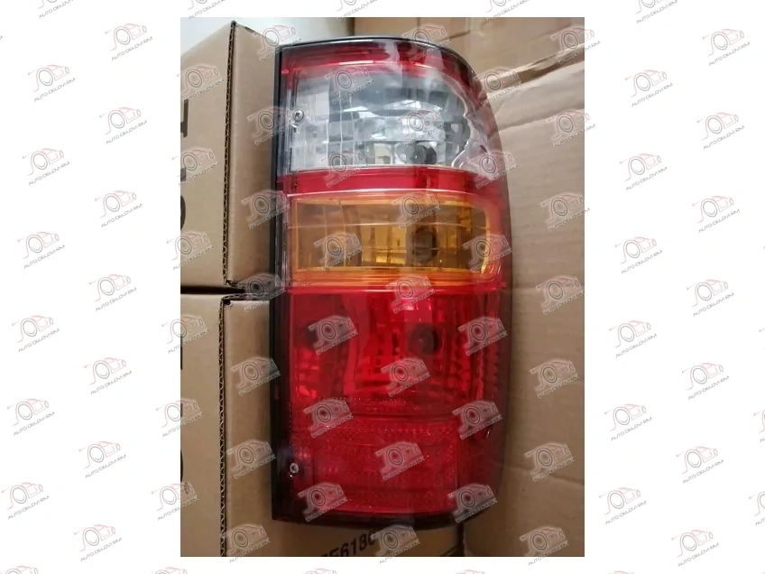 Stop Svetlo Toyota Hilux 2003-2005 - DESNO — Toyota Hilux 2WD/4WD 2001-2005 (N1/N2/N3)