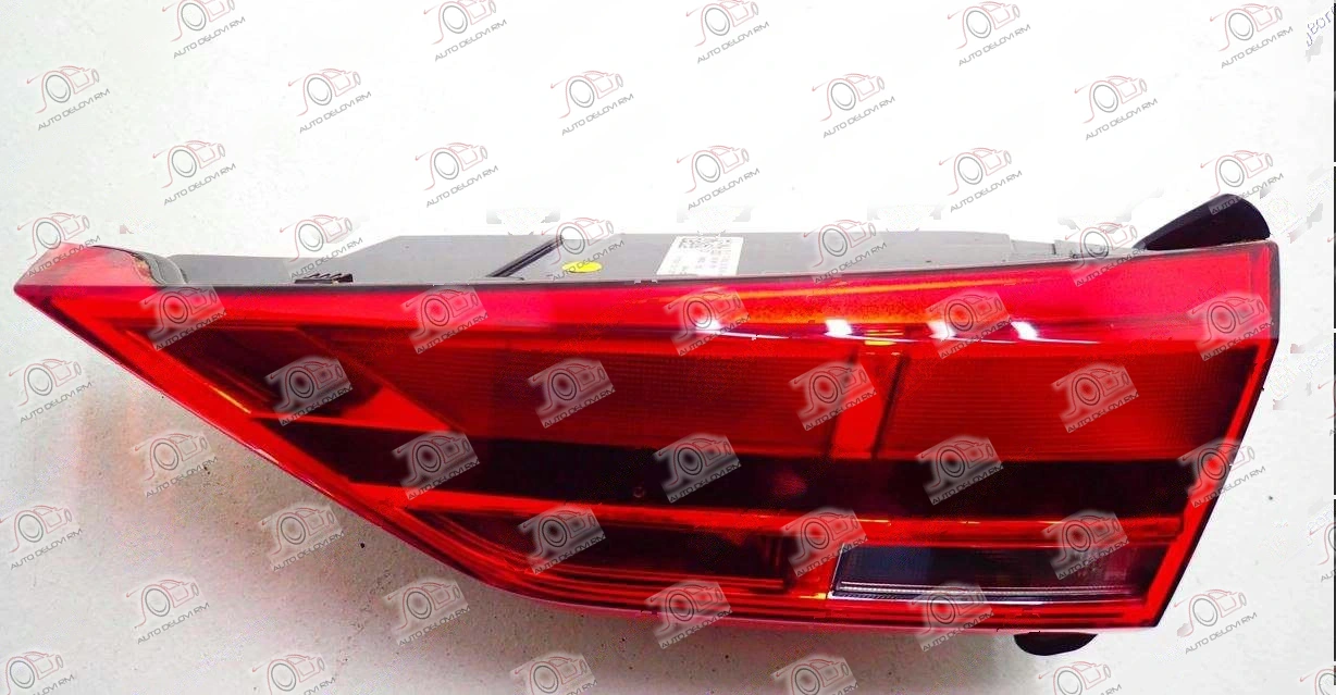Stop Lampa Unutrašnja (Ulo) Audi Q3 (od 2018.) — Audi Q3