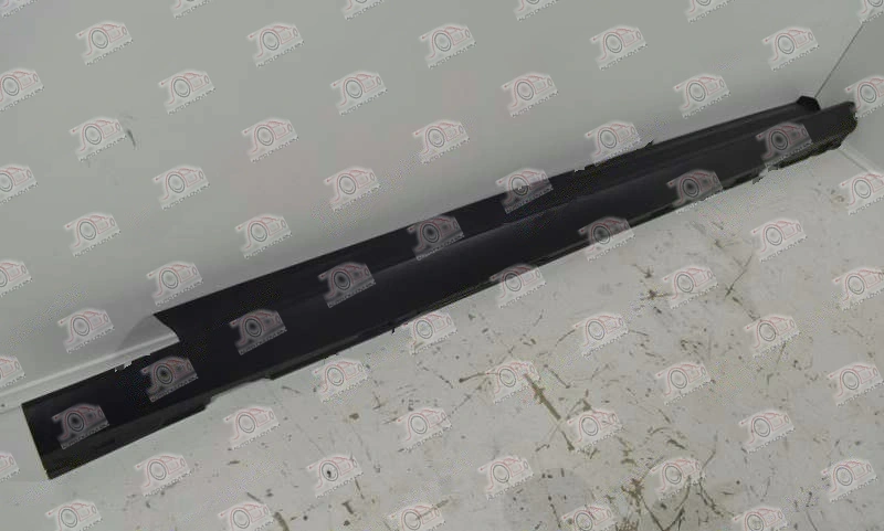Sajtna Plastična Ford Focus (od 2018.) - DESNO — Ford Focus
