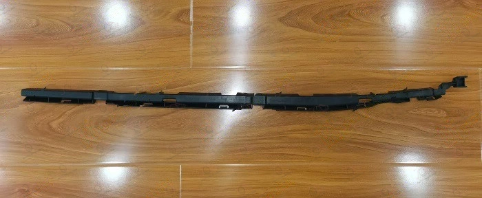 Nosač Plasticne Sajtne Zadnji Plastični Mercedes Gla (X156) (od 2013.) — Mercedes Gla (x156