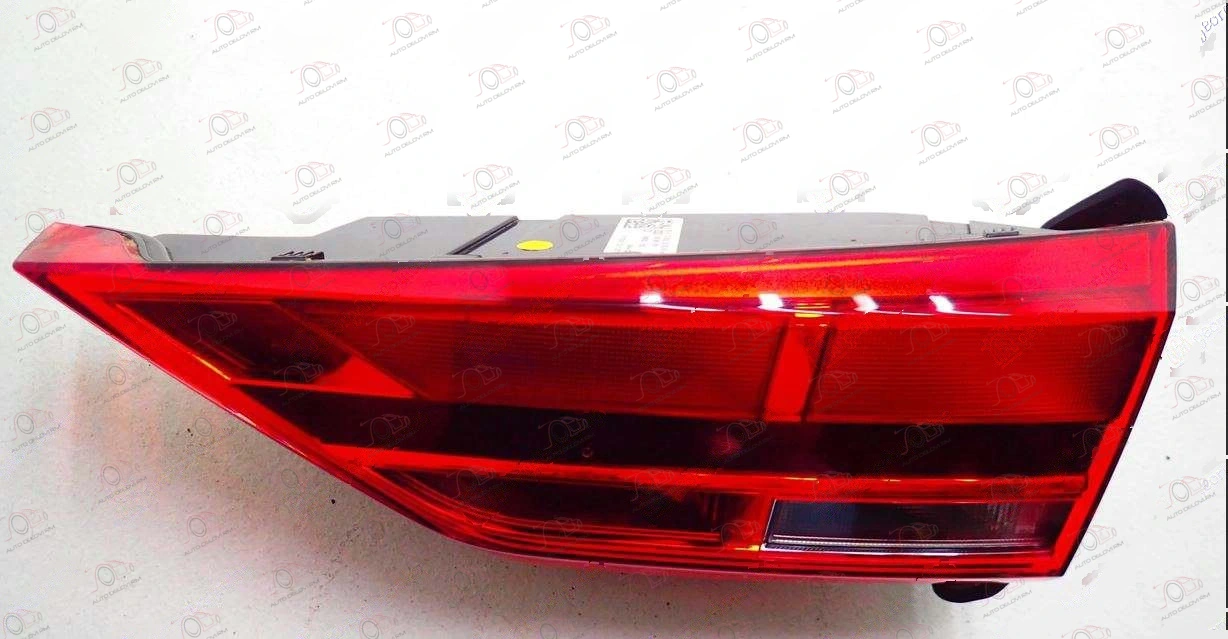 Stop Lampa Unutrašnja (Ulo) Audi Q3 (od 2018.) — Audi Q3