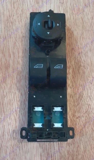 Prekidač u Prednjim Vratima (2 Tastera) (3 PIN) Ford Fiesta (od 2013.) - LEVO — Ford Fiesta