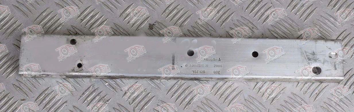 Nosač Hladnjaka Donji Aluminijum Mercedes B Class (W246) 2011-2015 — Mercedes B class (w246