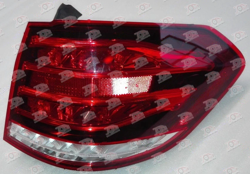 Stop Lampa Spoljašnja Karavan (Cela LED) (Crno Kućište) (DEPO) Mercedes E Class (W212) (od 2013.) - DESNO — Mercedes E-Class (W212)