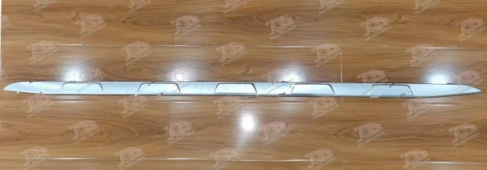 Lajsna Plasticne Sajtne Srebrna Mercedes Gla (X156) (od 2013.) - LEVO — Mercedes Gla (x156