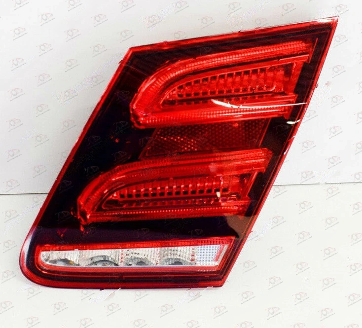 Stop Lampa Unutrašnja (Cela LED) (Crno Kućište) (DEPO) Mercedes E Class (W212) (od 2013.) — Mercedes E-Class (W212) (2013–2026.)