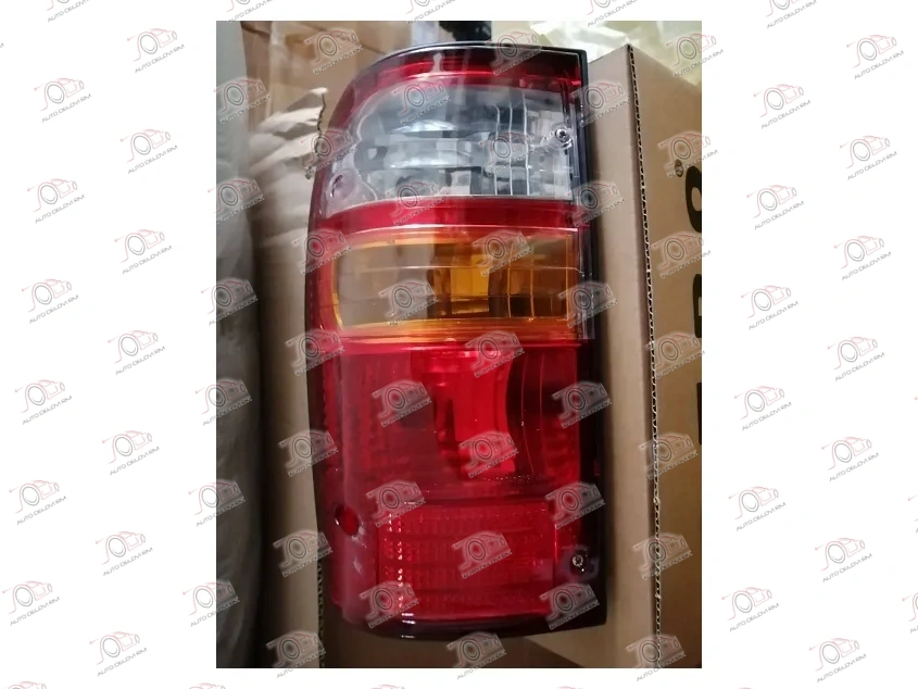 Stop Svetlo Toyota Hilux 2003-2005 - LEVO, strana: levo — Toyota Hilux 2WD/4WD 2001-2005 (N1/N2/N3) (2003–2005.)