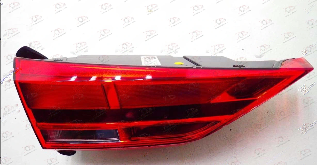Stop Lampa Unutrašnja (Ulo) Audi Q3 (od 2018.) — Audi Q3 (2018–2026.)