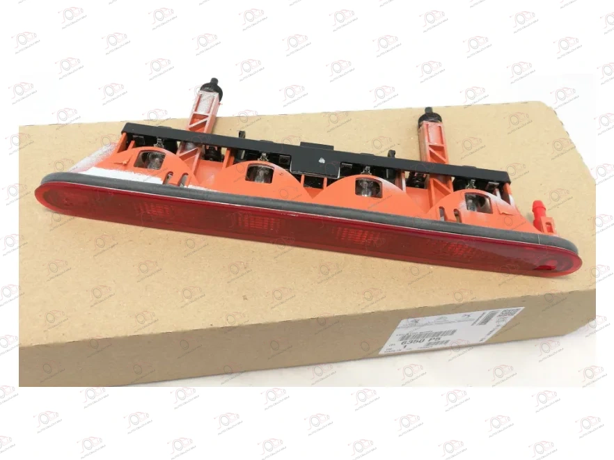 Treće Stop Lampa Peugeot 307 (H/B) 2001-2005 — Peugeot 307 (2001–2005.)