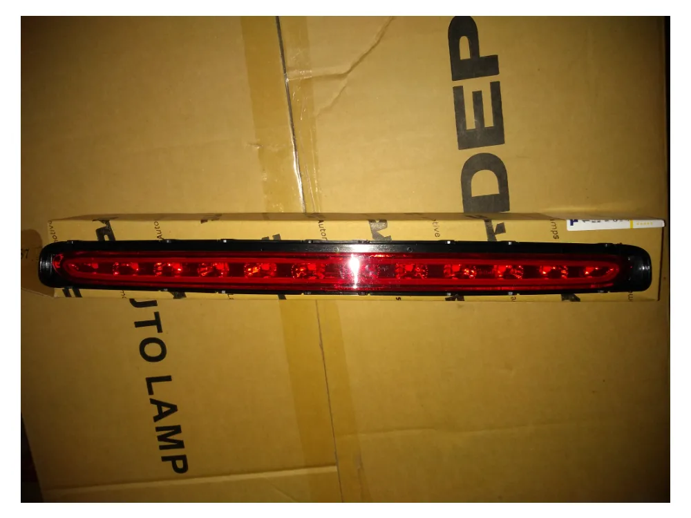 Treće Stop Svetlo Mercedes Benz E klasa (W211) 2006-2009 — Mercedes E-Class (W211)